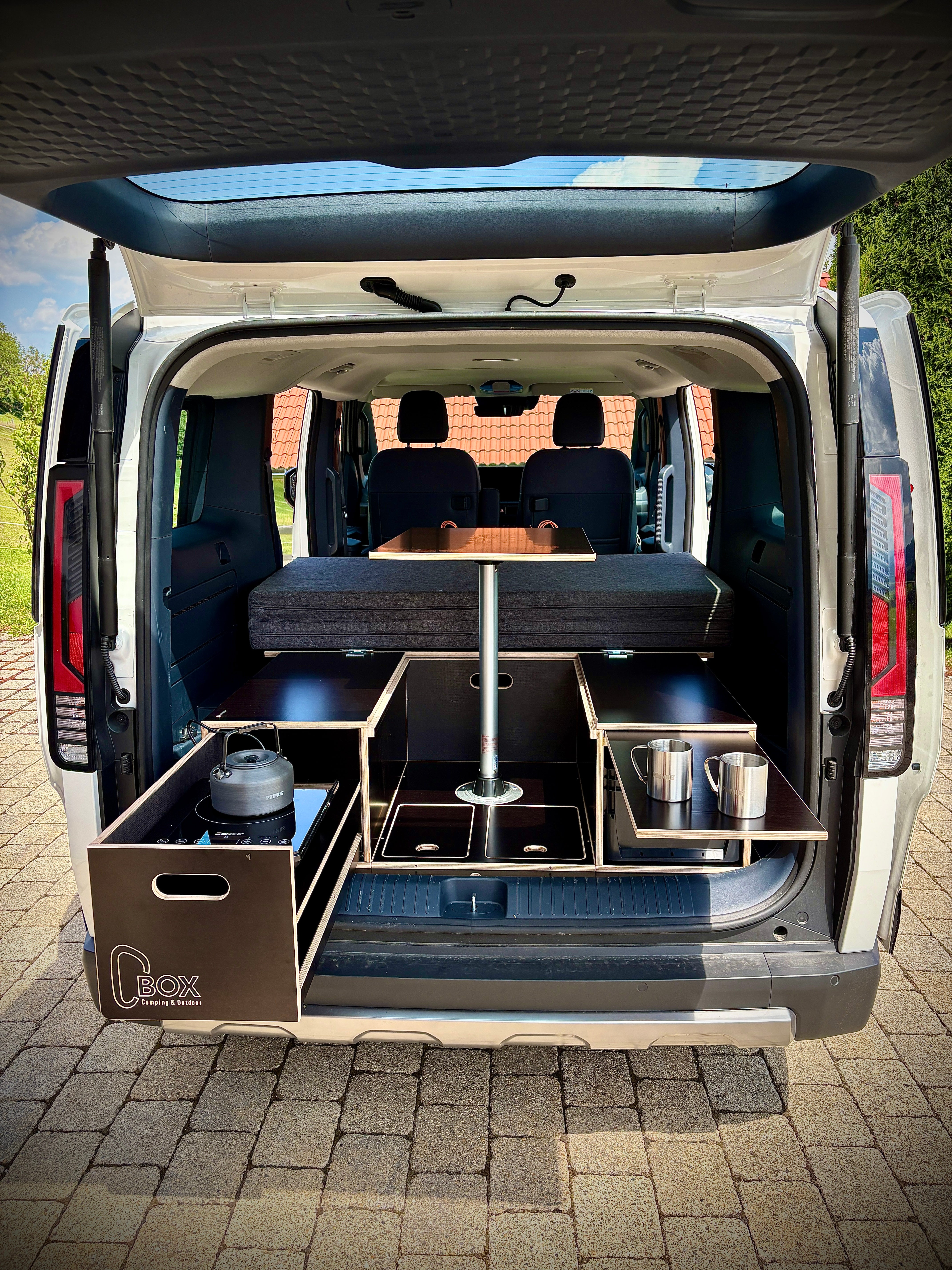 C-BOX one "premium" KIA PV5 Passenger